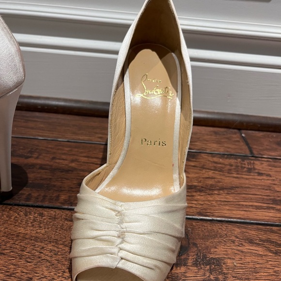 Christian Louboutin Caroletta 100 Satin Size 40.5 (Off White) - Picture 3 of 10